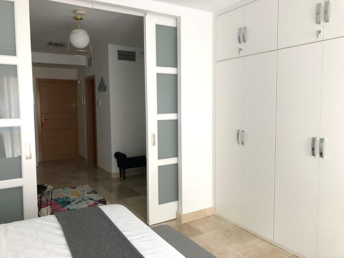 Ancha Del Carmen Ave Centro Malaga Madmar Lujo New Zambrano Apartment Luaran gambar